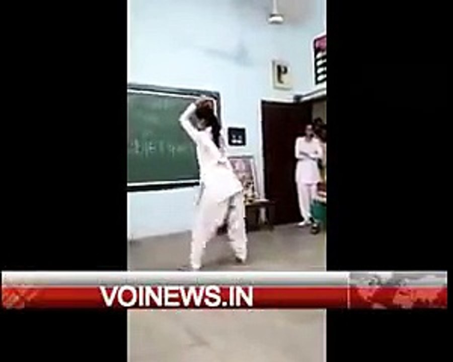 girl dancing in the class