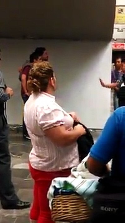 Dos gays peleando