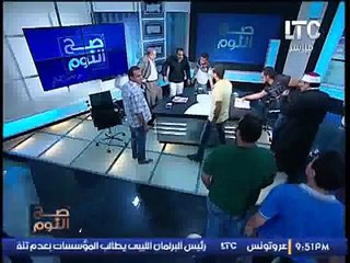 نبيه الوحش يضرب مفتى استراليا بالحذاء.. والأخير يرد بالكرسى