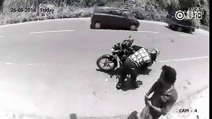Mira la reacción de este ladrón al ver que fue grabado cuando estaba robando