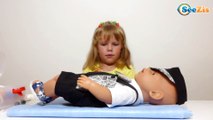 Кукла Беби Борн и Ника. Доктор Ника лечит Куклу – Шишка у Малыша. Видео для детей – Baby Born Doll