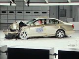 2003 Infiniti Q45 moderate overlap IIHS crash test