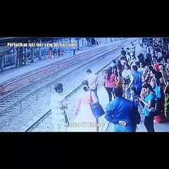 Beginilah aksi manusia yang sudah bosan hidup didunia ini