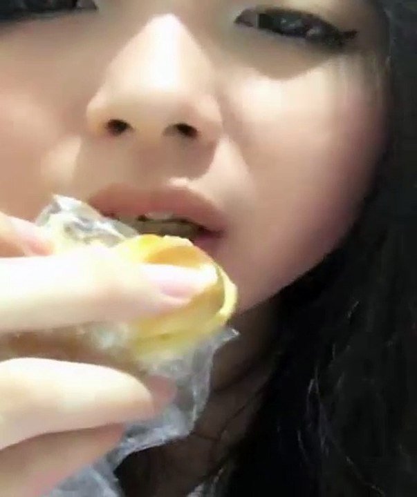 Shien Shien Pea Lagi Belajar Menggambar dan Nyerocos di Bigo