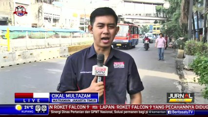 Jembatan Penyeberangan Orang di Matraman Dipenuhi Karat