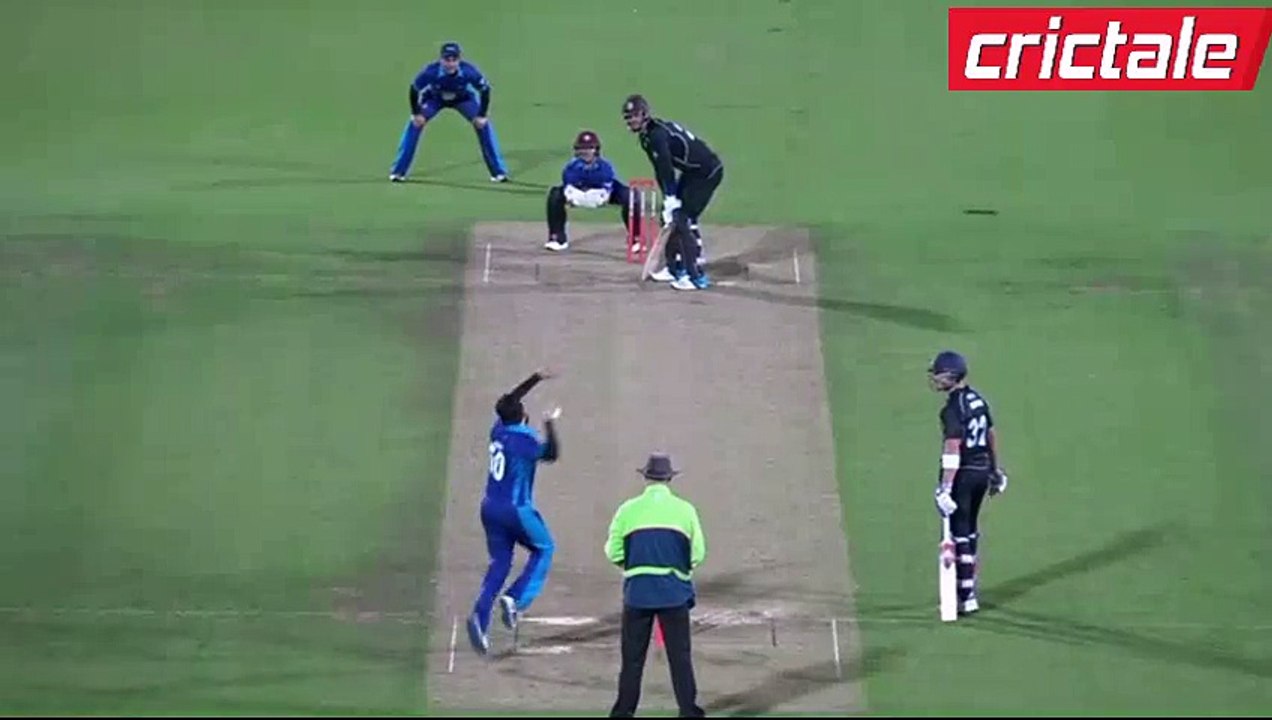 Saeed Ajmal Fails Kevin Pietersen In His Reverse Hits Cricket Highlights