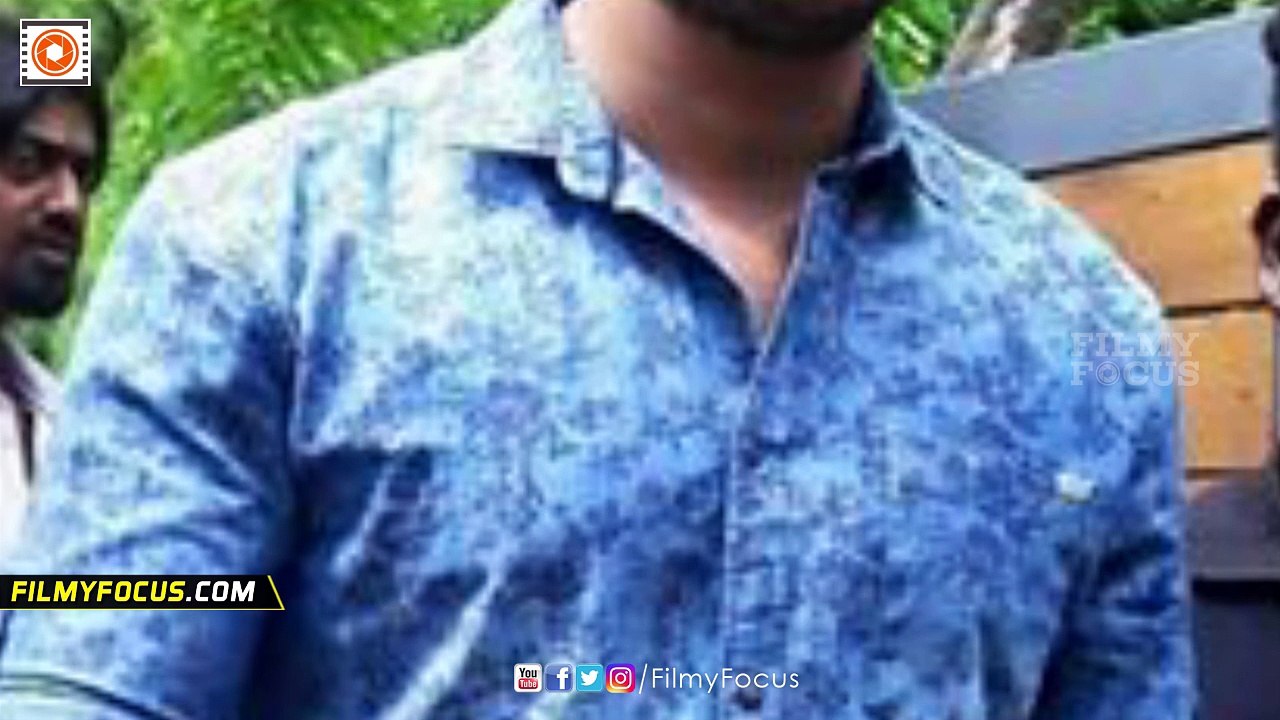 Jomonte Suvisheshangal Malayalam Movie Latest working Stills ||Dulquer Salmaan - Filmyfocus.com