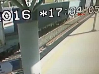 Selfie çekerken akıma kapılan genç güvenlik kamerasında