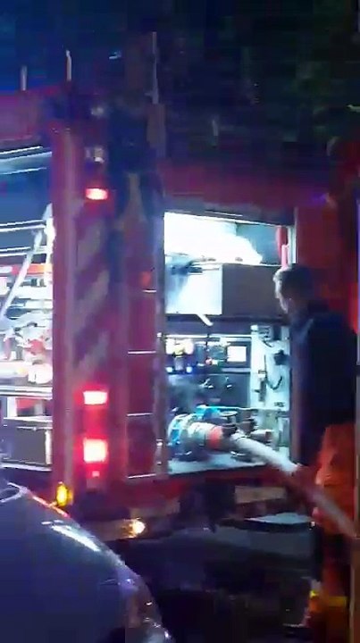 Trois voitures en flammes en plein Molenbeek !