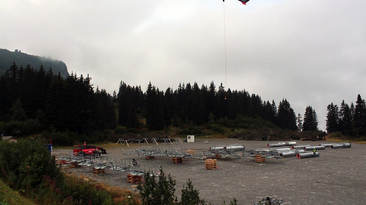 Opération aérienne sur le domaine des Carroz