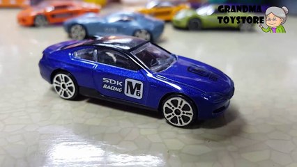 Unboxing TOYS Review/Demos - Tomica blue mini sports car