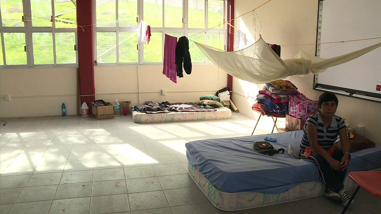 Eltern von entführten Studenten campieren in Schule in Mexiko