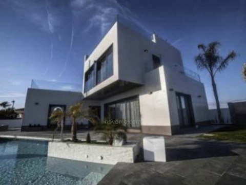 Comment ne pas rêver ? Avoir une belle maison contemporaine avec piscine / décoration moderne – Visite virtuelle