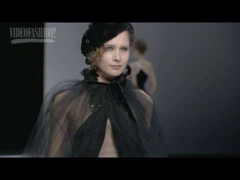 Giorgio Armani - Fall 2016 - Milan Fashion Week - Fashion Minute