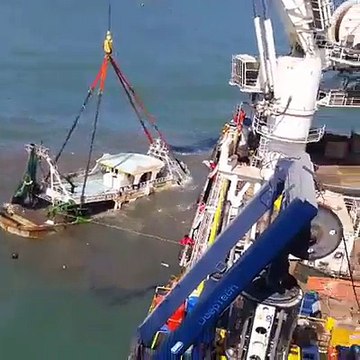 انتشال مركب الهجرة غير الشرعية المنكوبة برشيد من مياه البحر المتوسط