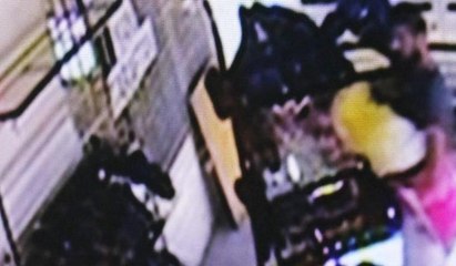 30 saniye'de 4 çift ayakkabı çaldı