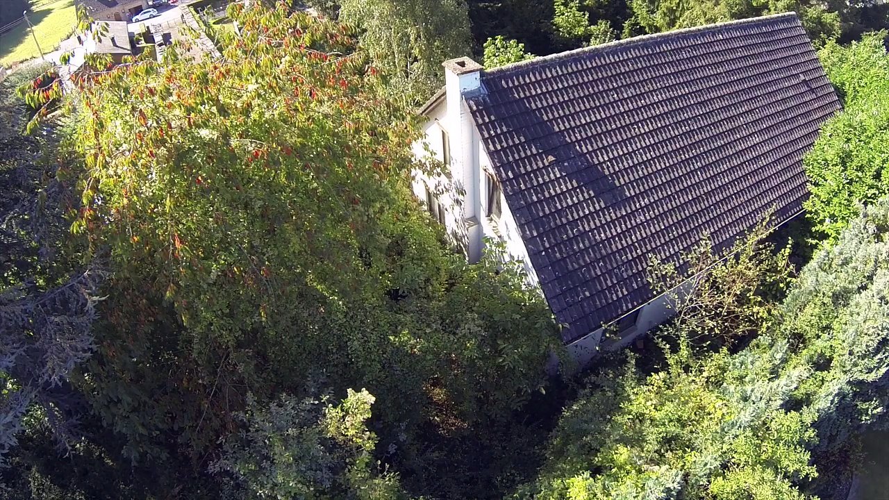 Loyers, une maison à l'abandon et envahie de rats.