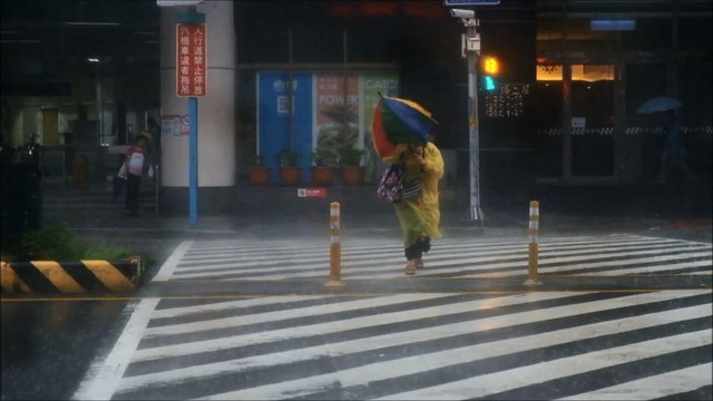Taïwan frappé par son troisième typhon en deux semaines