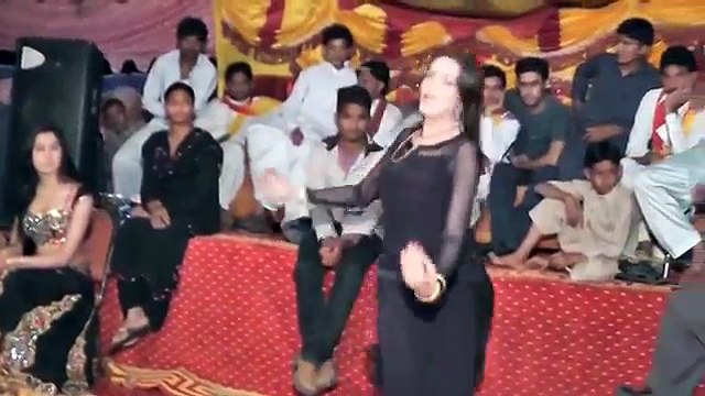 Punajbi Seraiki Song, Main Mahi Day Khooh, Very Hot Dance Mehfil Mujra
