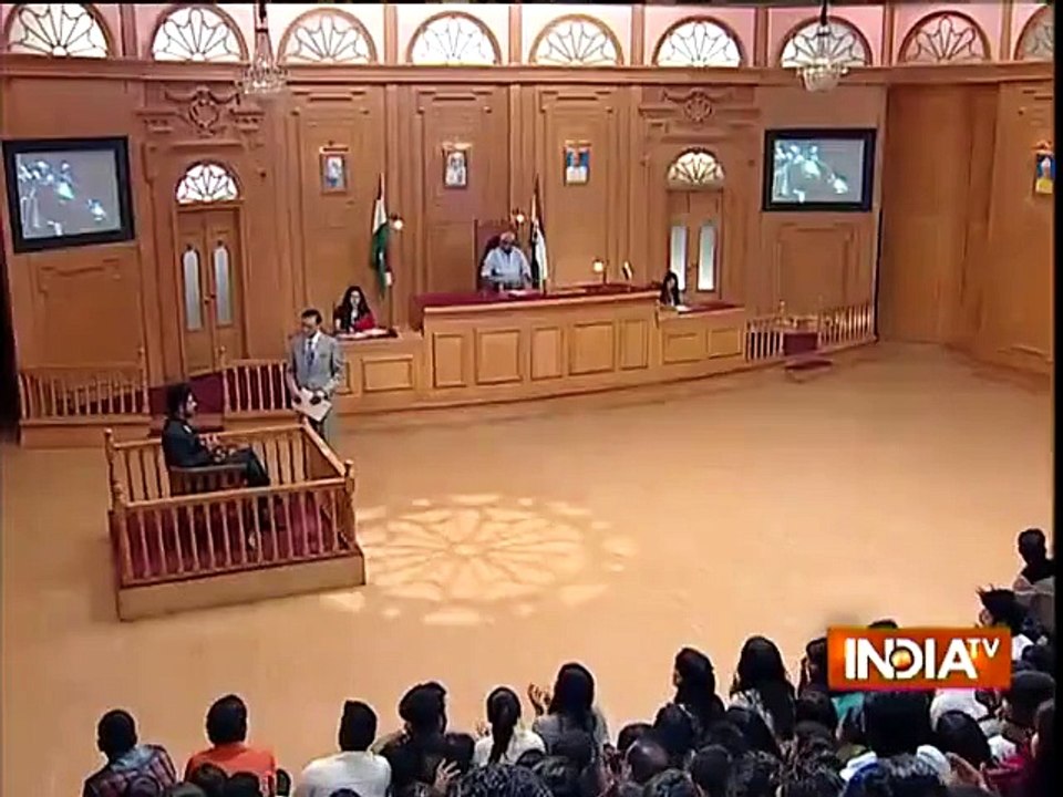 آپ کھاتے ہندوستان کا ہیں اور نام پاکستان کا لیتے ہیں، دیکھئے شا ہ رخ نے اس سوال کا کیا جواب دیا ؟؟