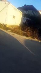 Një person bie nga ndërtesa në lagjen “Mati 1 në Prishtinë