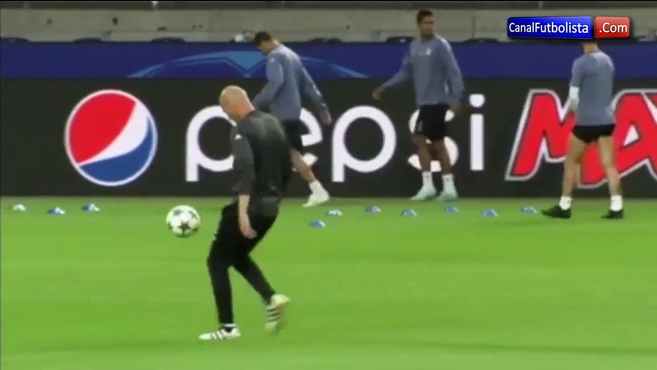 Zinedine Zidane n'a rien perdu de sa technique