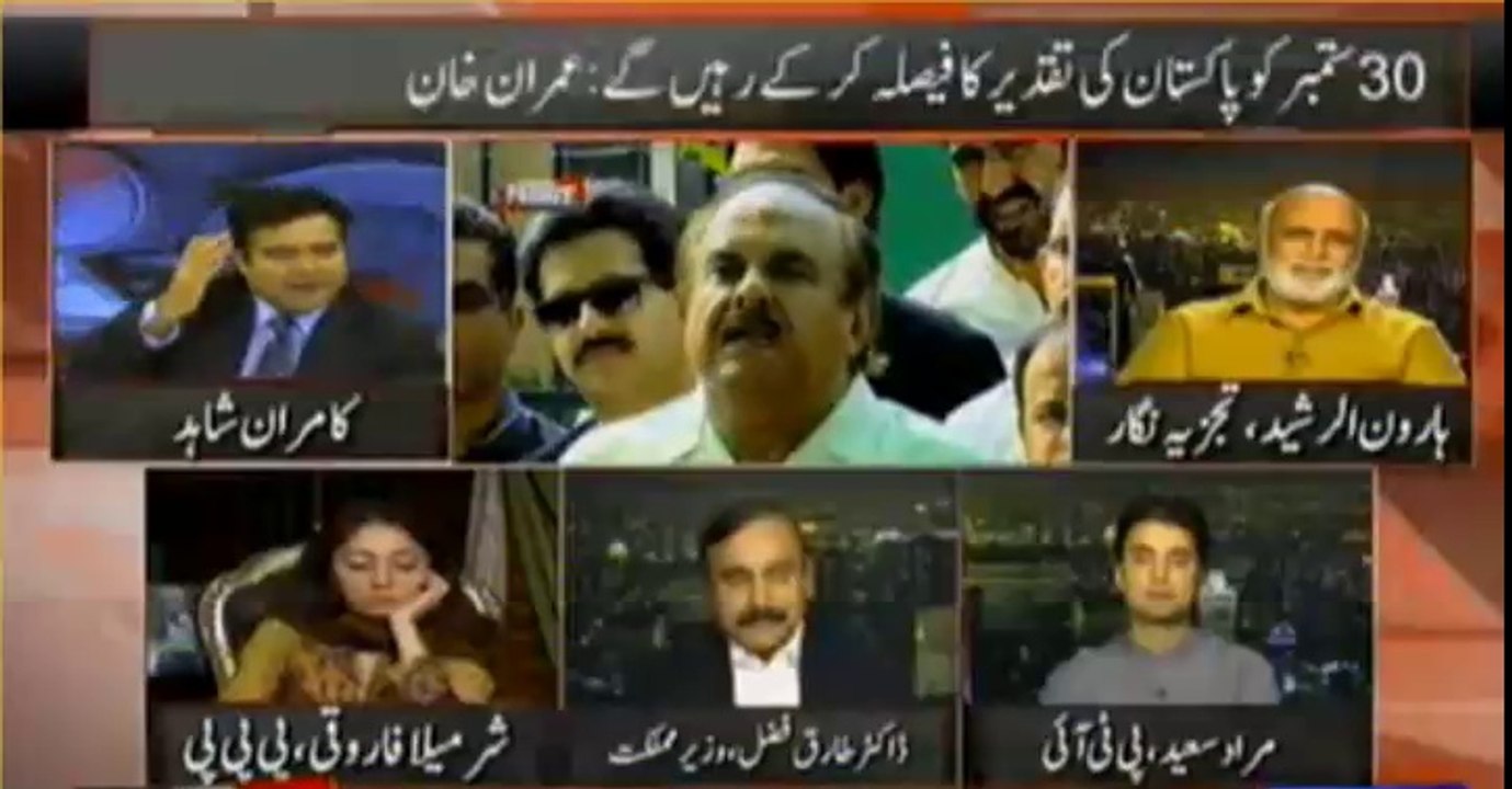 Haroon Rasheed grills Govt for calling Imran Khan jobless