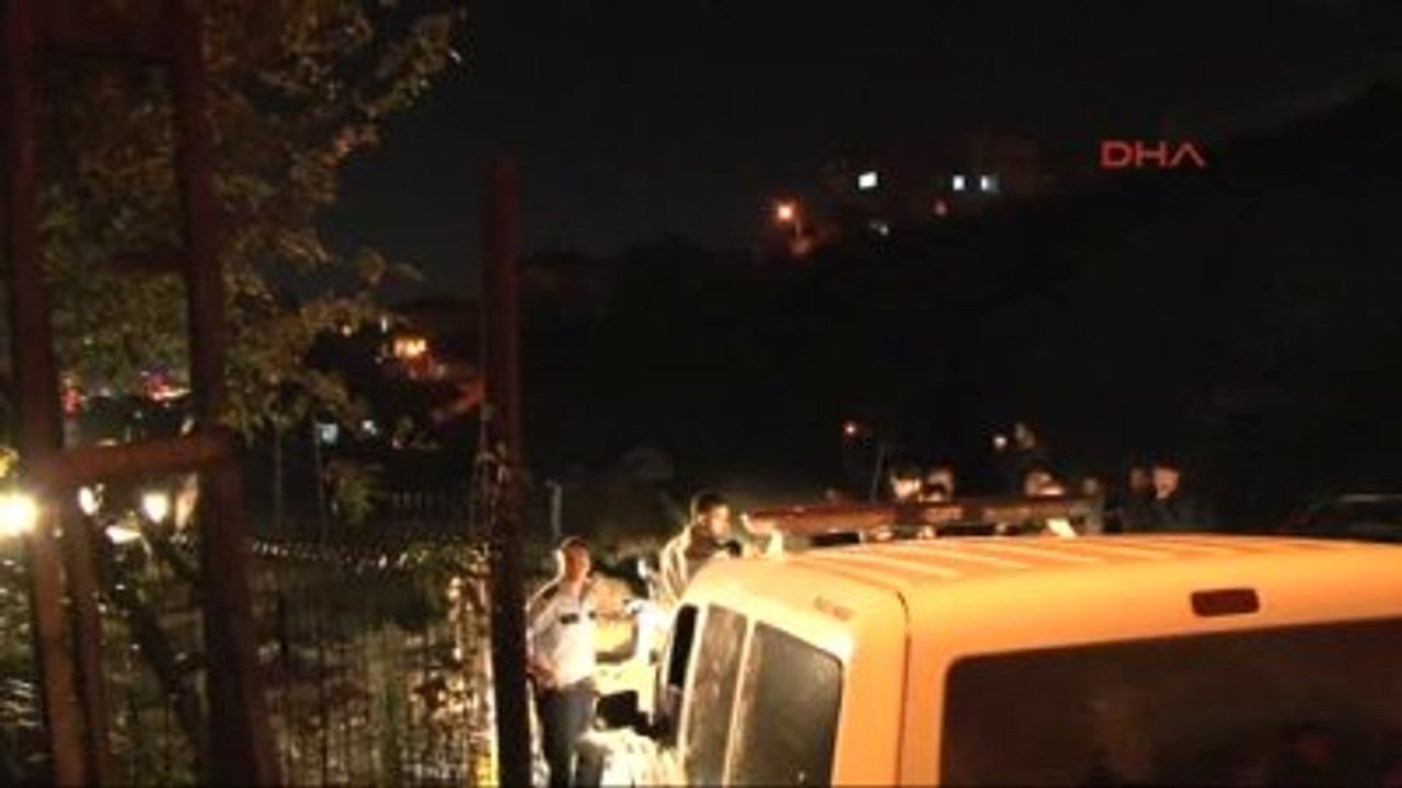 Üsküdar'da Toprağa Gömülü Çok Sayıda Silah Bulundu