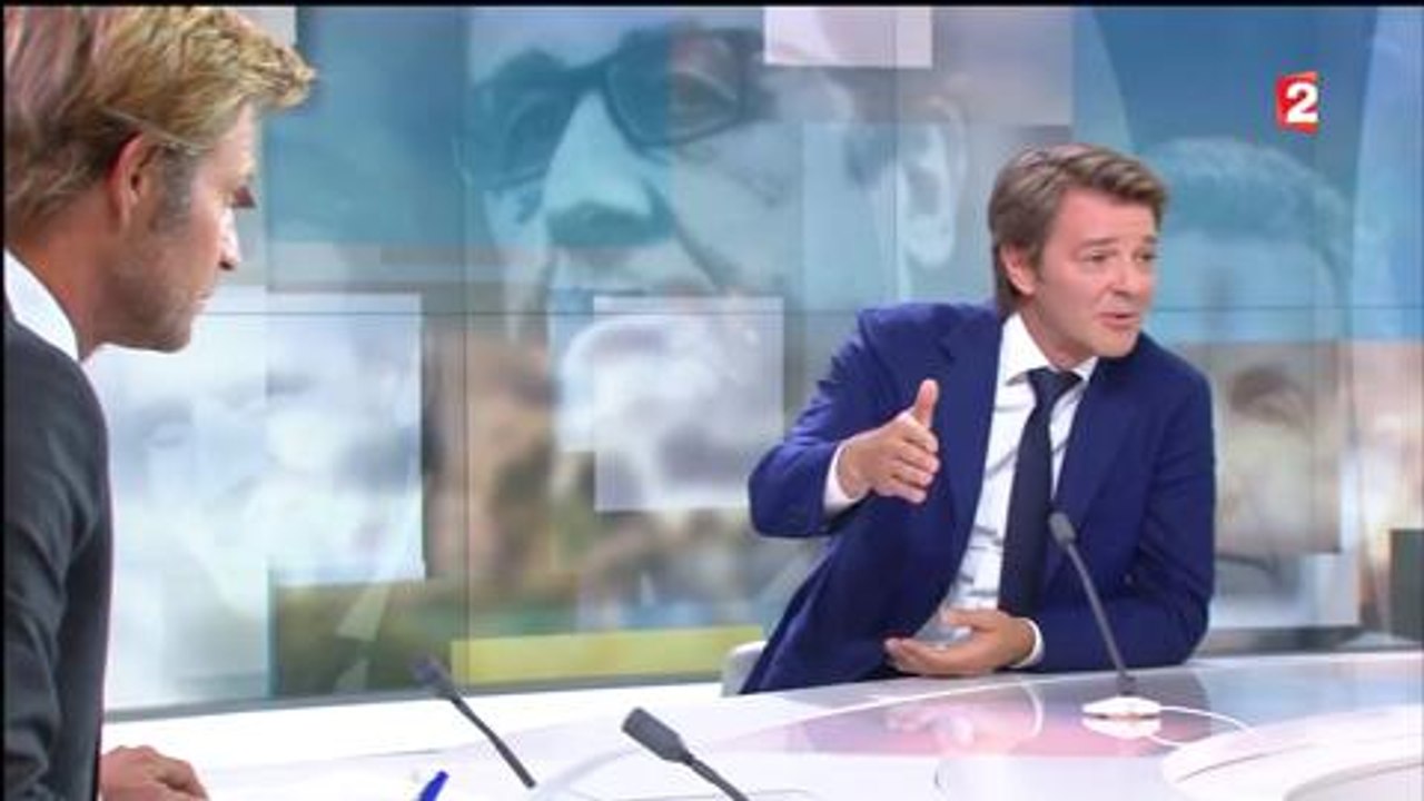"Moi je n'ai jamais posé avec mes gosses" François Baroin tacle Macron
