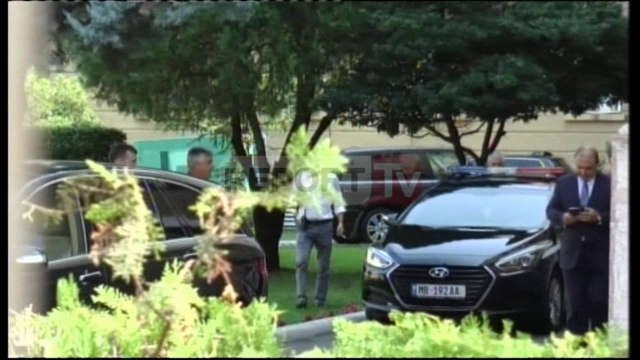 Report TV - Haxhinasto takim me Metën pas dorëheqjes