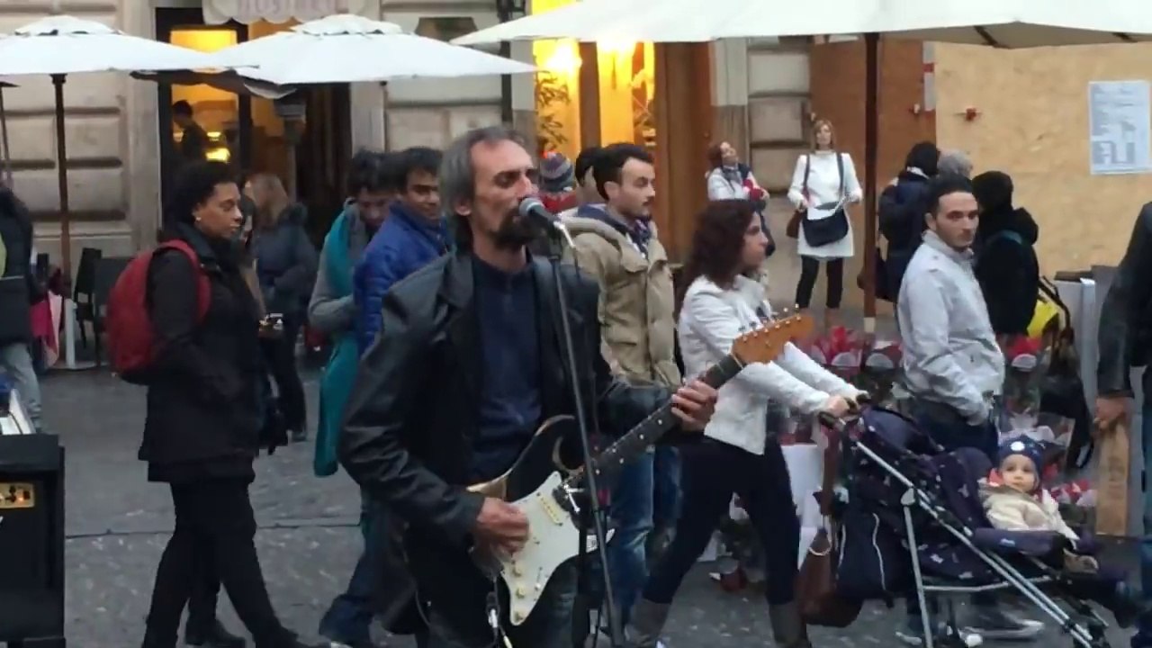 Pink Floyd - Another Brick In The Wall - Busker Cover @ Pantheon Rome