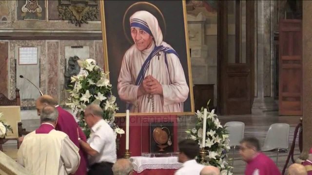 Reliket e Nënë Terezës në basilikatën San Giovanni - Top Channel Albania - News - Lajme