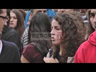 Report TV - Universitetet, maturantët në protestë: Të ndryshojë sistemi