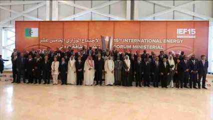 Productores y consumidores analizan el futuro del crudo, gas y las renovables