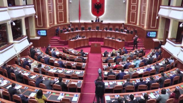 Report TV - 'Peshqit' e mëdhenj, 3 kategoritë e zyrtarëve që rrezikojnë prangat