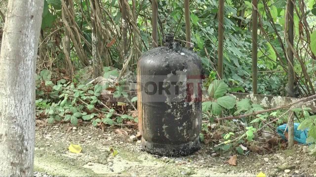 Report TV - Tiranë, zjarr në një pallat, shkak bombola e gazit, nuk ka të lënduar