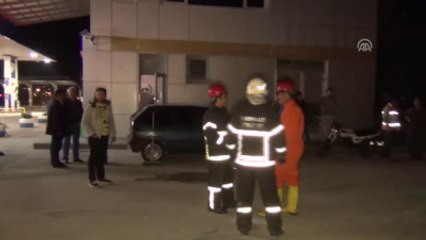 Asfalt Yüklü Kamyon Akaryakıt İstasyonuna Girdi