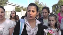 Report TV - Gjirokastër,nxënësit në protestë,6 km me këmbë për të shkuar në shkollë