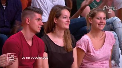 Evelyne Thomas se fait draguer