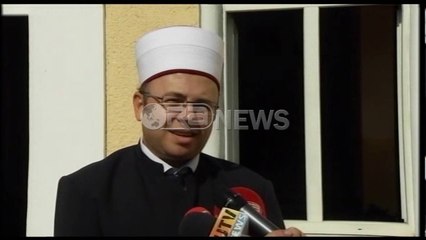 Ora News - Besimtarë myslimanë dhe personalitete nderojnë ish-kreun e KMSH-së