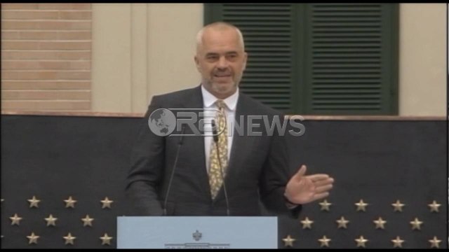 Ora News –Rama premton: Do rrisim pagat e policëve, por jo më shumë se të mësuesve