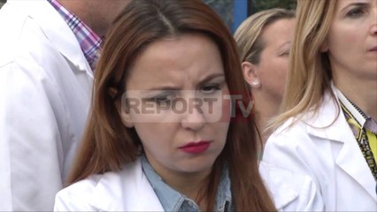Report TV - 'Nëna e foshnja', mjekët në protestë Kolegët tanë po trajtohen si kriminelë