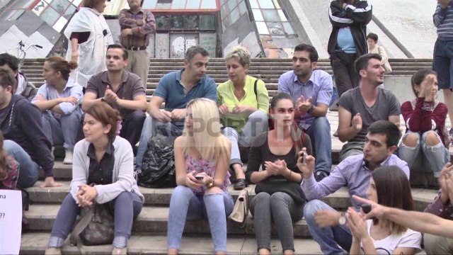 Report TV - Shoqëria Civile protestë kundër importit të mbetjeve: Biznes i mafies