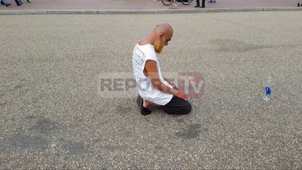 Report TV - ​Thirrje arabisht deri në kërcime të çmendura para Shtëpisë së Bardhë