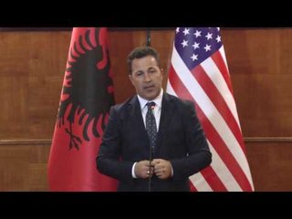 Report TV - Peleshi: Modeli i sukesit për të rinjtë janë studimet dhe puna