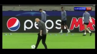 Zinedine Zidane n'a rien perdu de sa technique