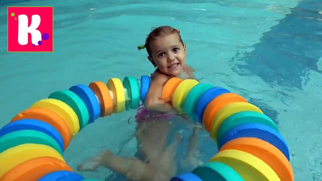 Горки и бассейны Самый большой аквапарк в Соединенном Королевстве Мисс Катя и Макс делают пиццу в ресторане видео 2016