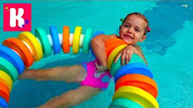 Мистер Макс и Мисс Катя Горки и бассейны Самый большой аквапарк в Соединенном Королевстве Катя делает пиццу в ресторане