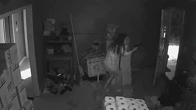 Elle tire sur des voleurs