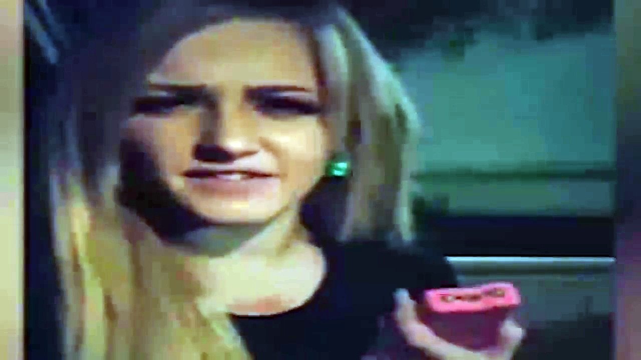 Elle surprend son copain avec une autre et l'électrocute avec un taser là où ça fait beaucoup plus mal !